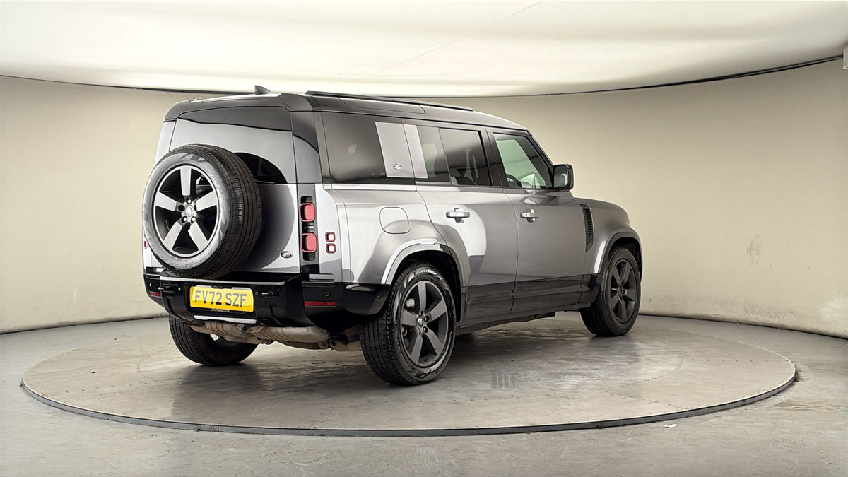 More views of Land Rover Defender 110