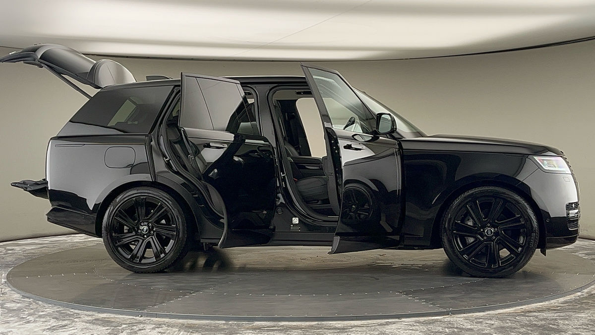 More views of Land Rover Range Rover