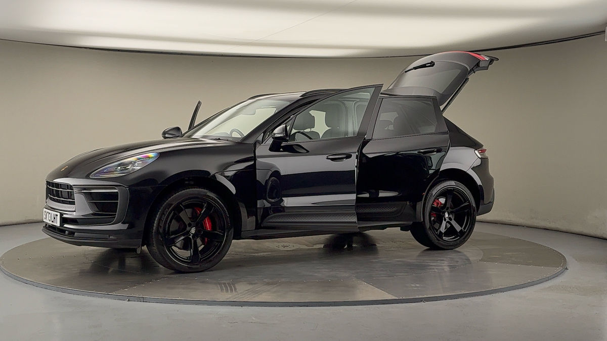 More views of Porsche Macan
