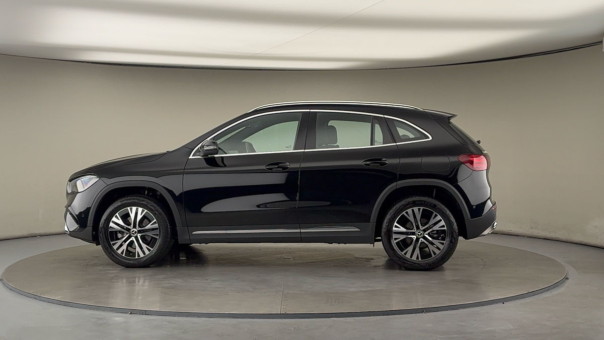 More views of Mercedes-Benz GLA