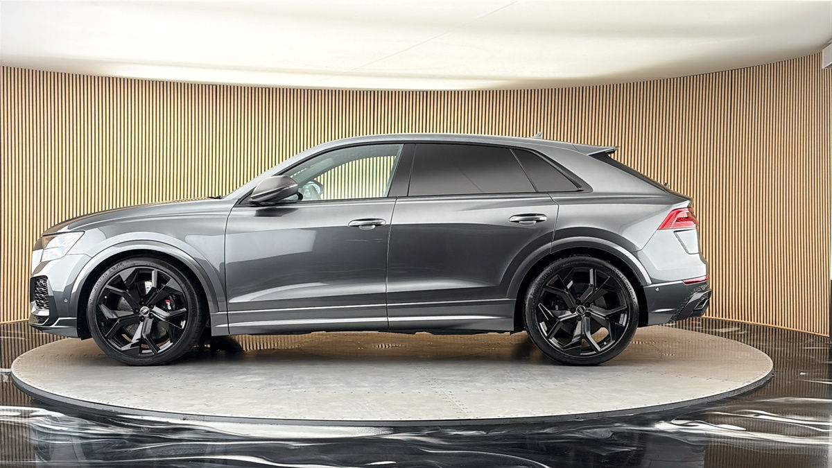 Audi RSQ8 Image 15