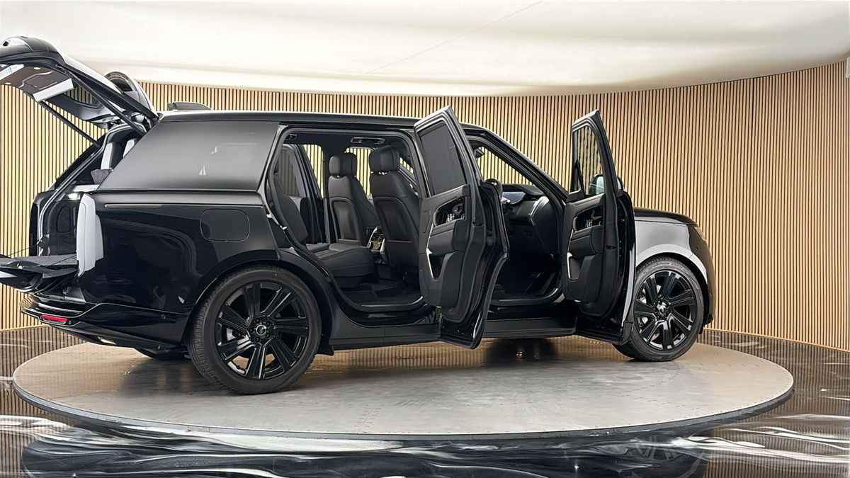 More views of Land Rover Range Rover