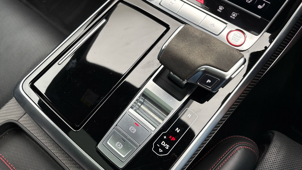 Audi RSQ8 Image 25