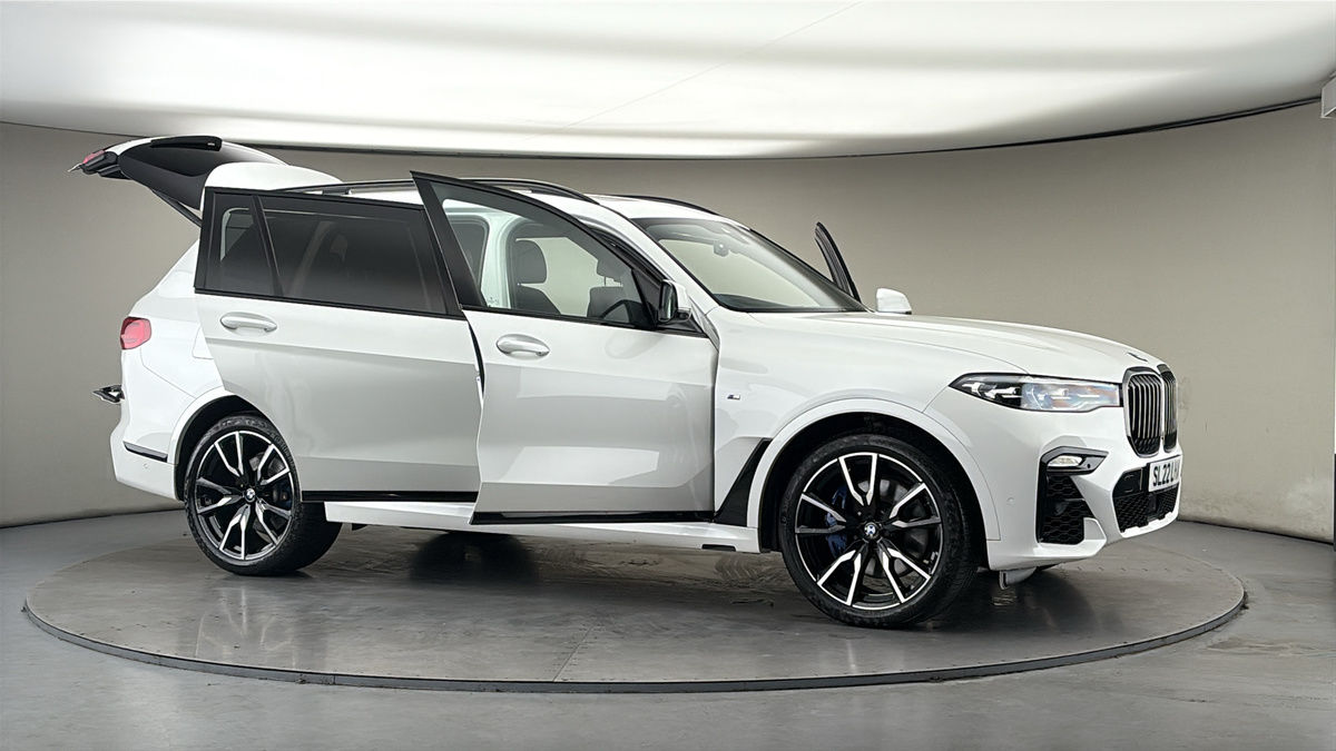 More views of BMW X7