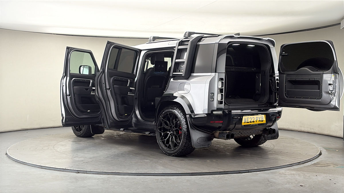 More views of Land Rover Defender 110