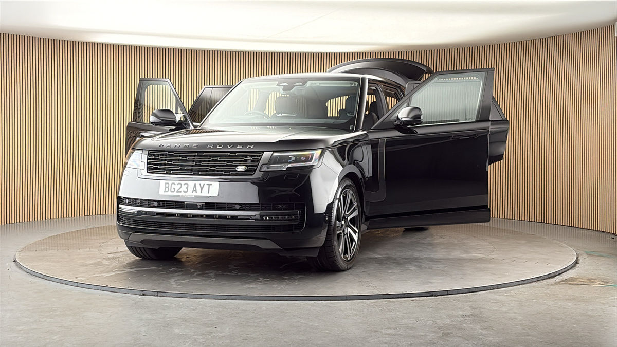 More views of Land Rover Range Rover