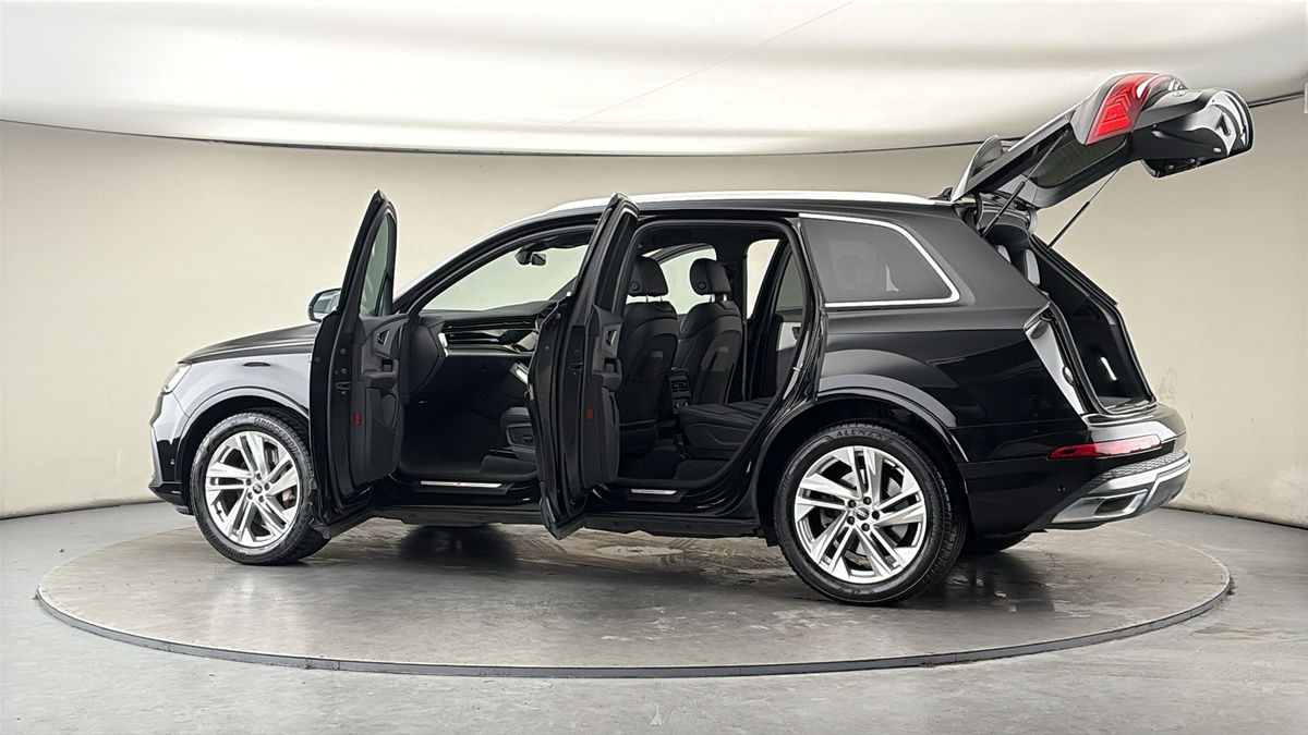 More views of Audi Q7