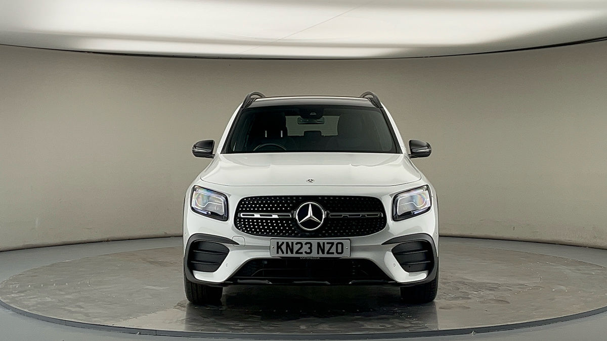 Mercedes-Benz GLB Image 3