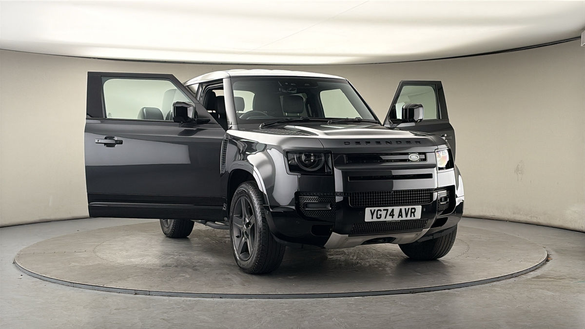 More views of Land Rover Defender 90