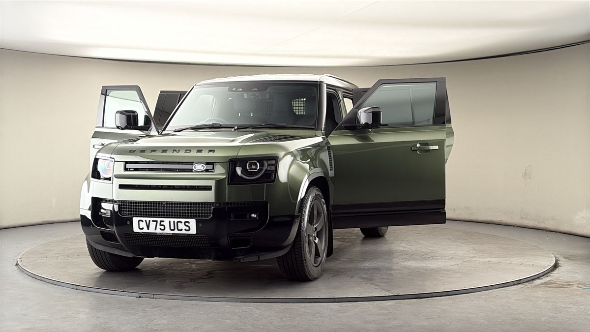 More views of Land Rover Defender 110