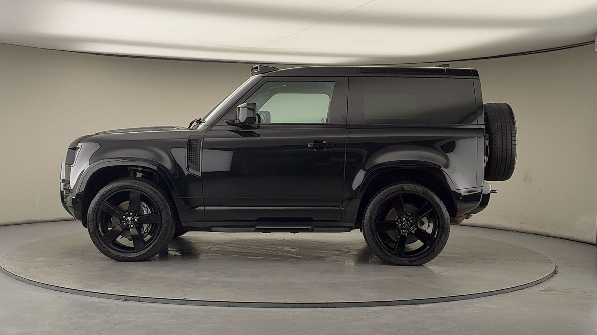 Land Rover Defender 90 Image 15