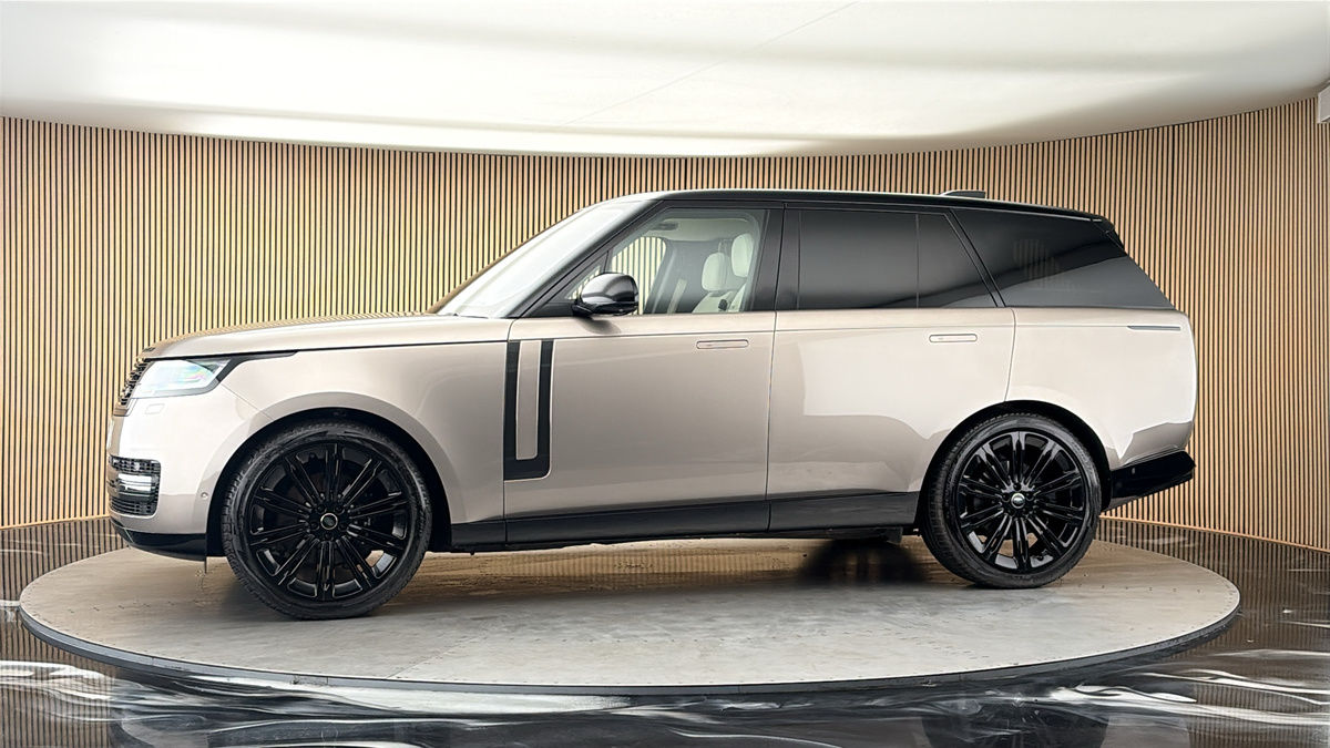 More views of Land Rover Range Rover