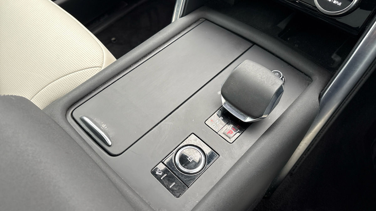 Land Rover Discovery Image 18