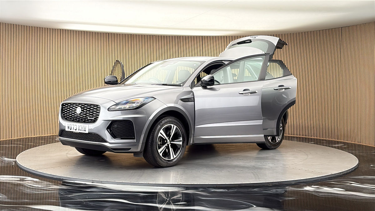 Jaguar E-PACE Image 22