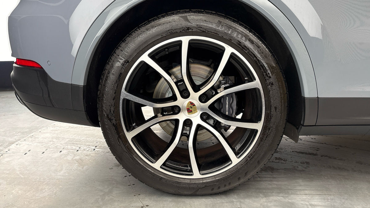 Porsche Cayenne Image 10