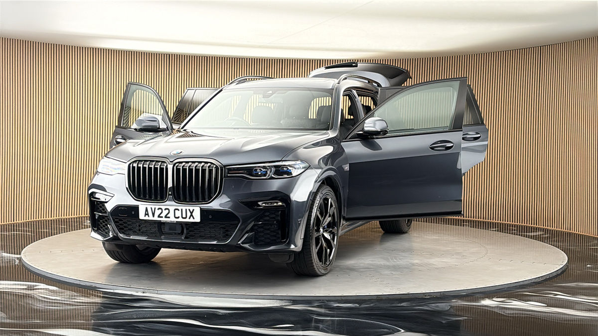 More views of BMW X7