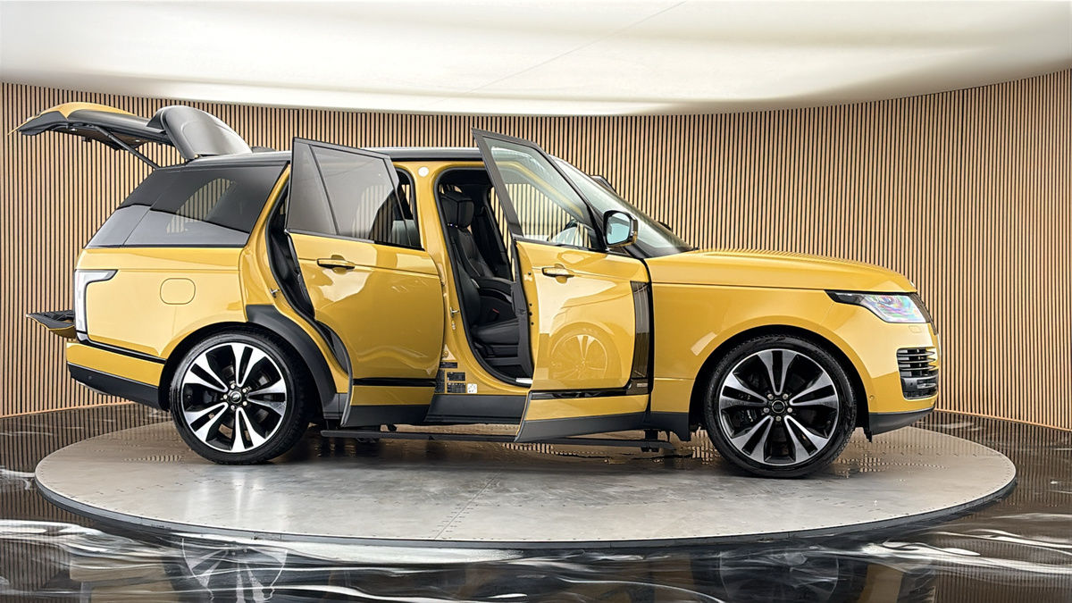 More views of Land Rover Range Rover