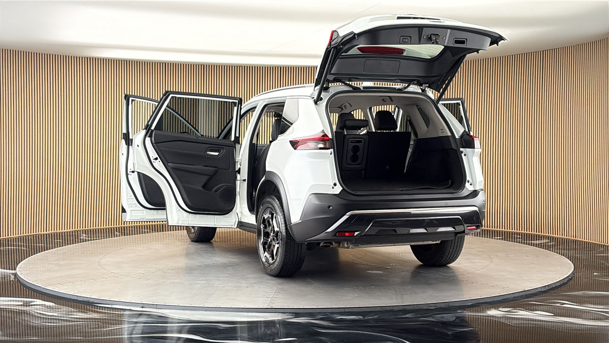 More views of Nissan X-Trail