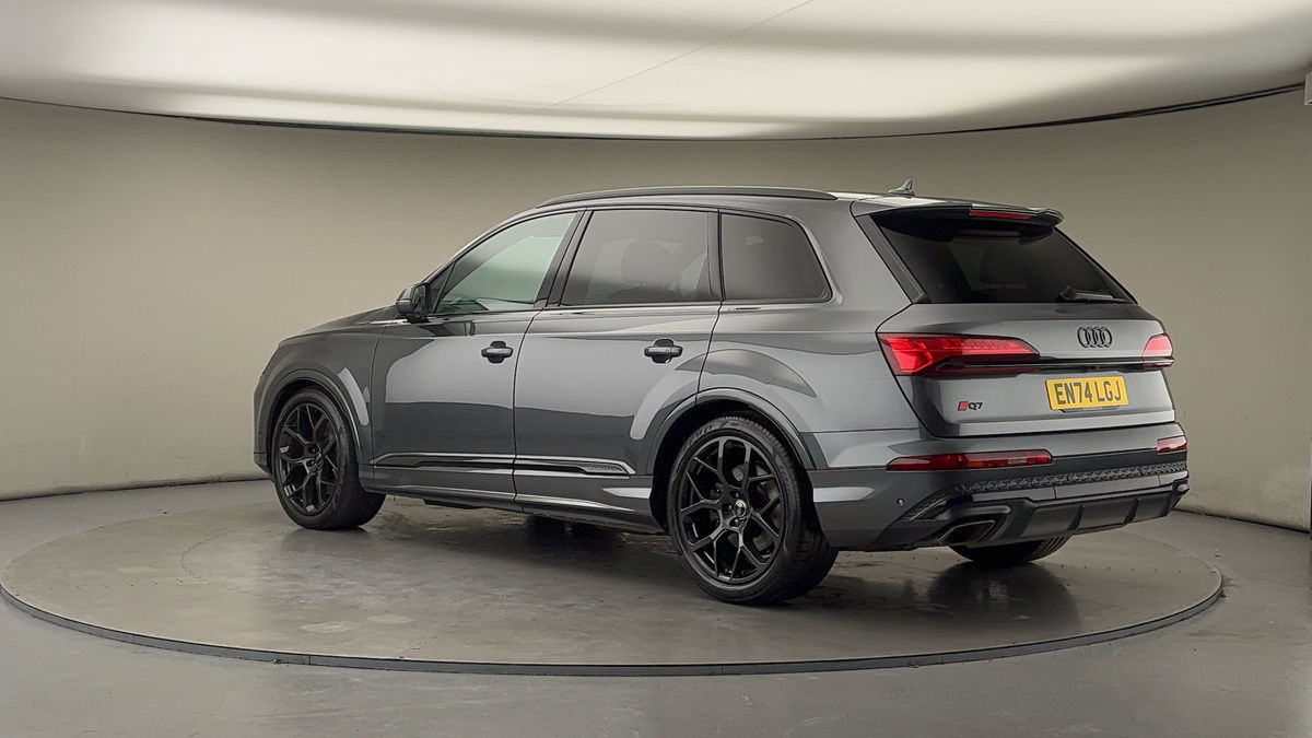 More views of Audi Q7