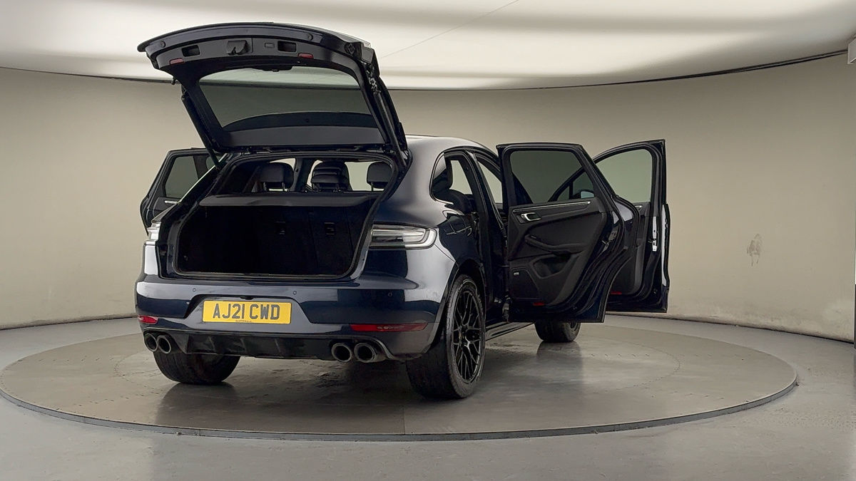 More views of Porsche Macan