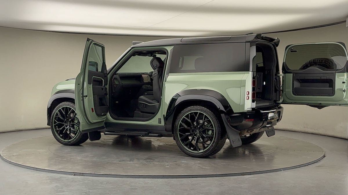 More views of Land Rover Defender 90