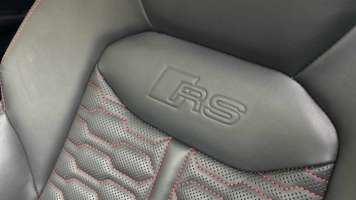 Audi RSQ8 Image 28