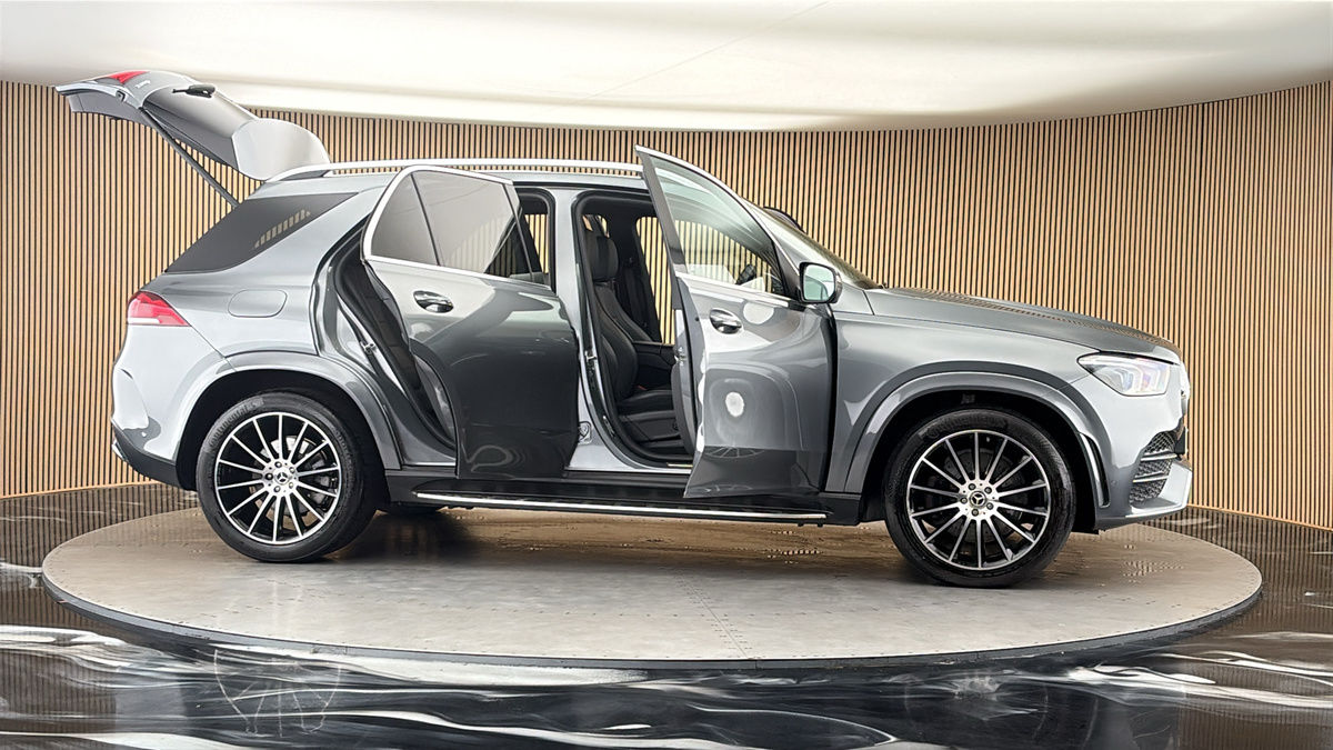 More views of Mercedes-Benz GLE