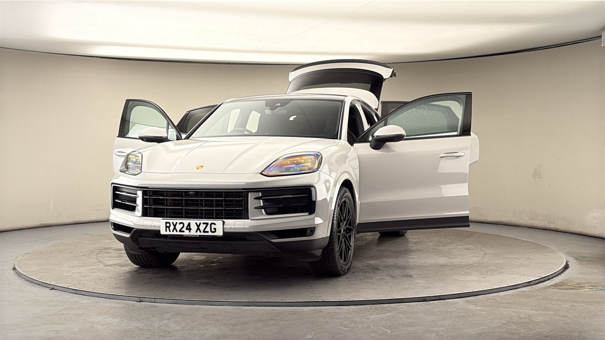 More views of Porsche Cayenne