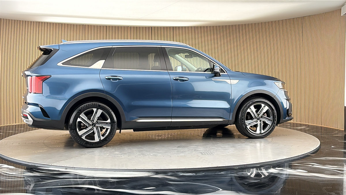 More views of Kia Sorento