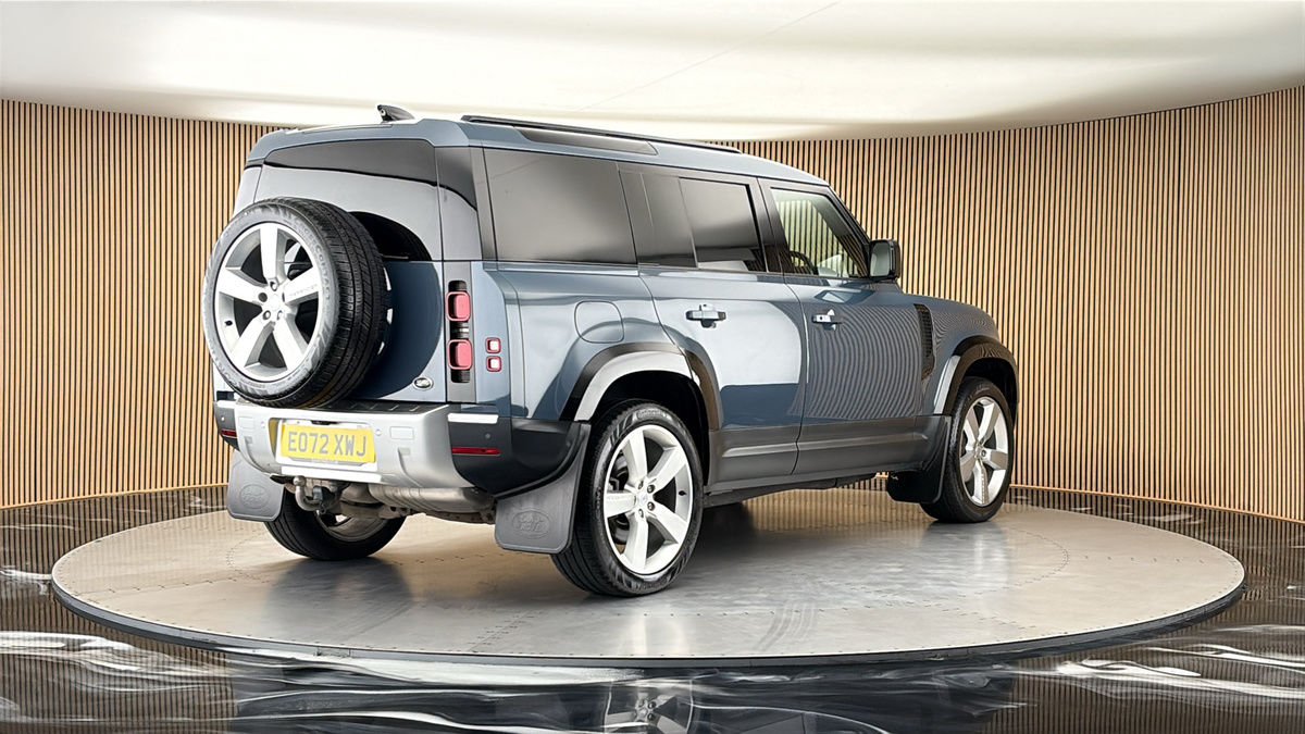 More views of Land Rover Defender 110