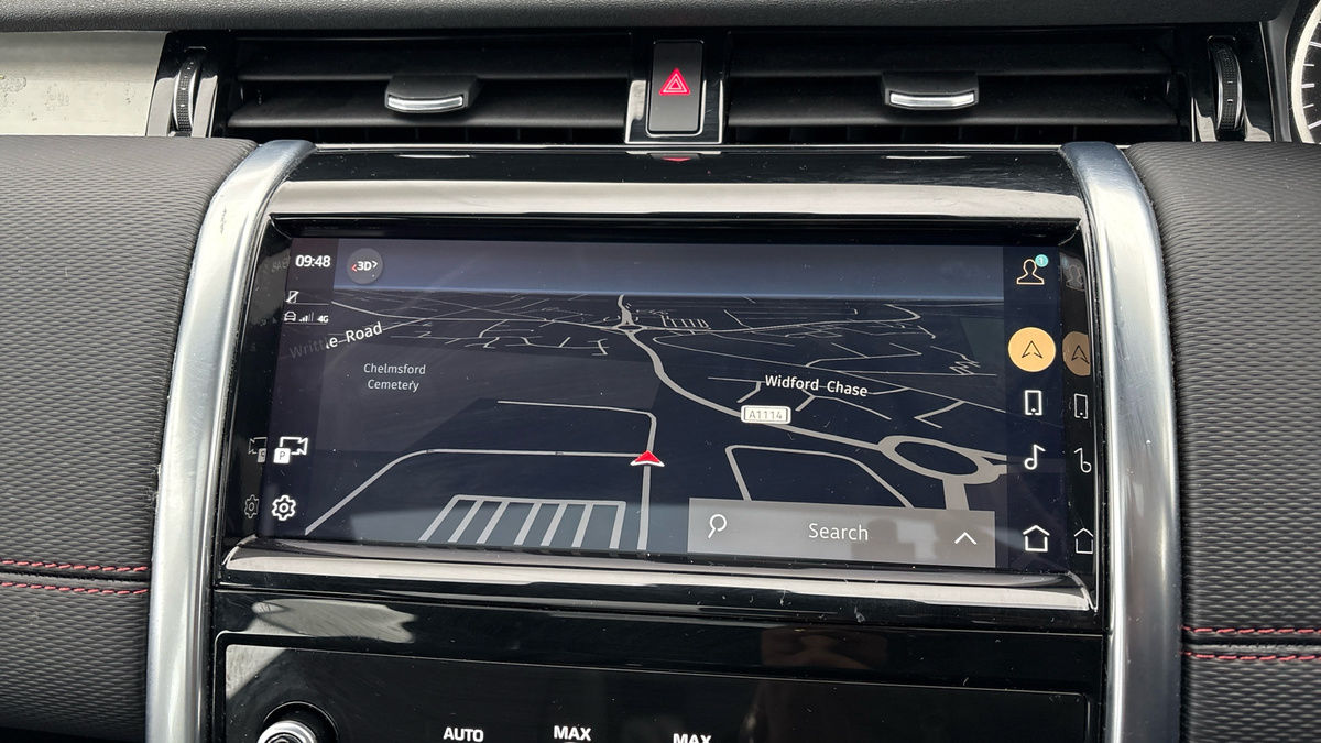 Land Rover Discovery Sport Image 17