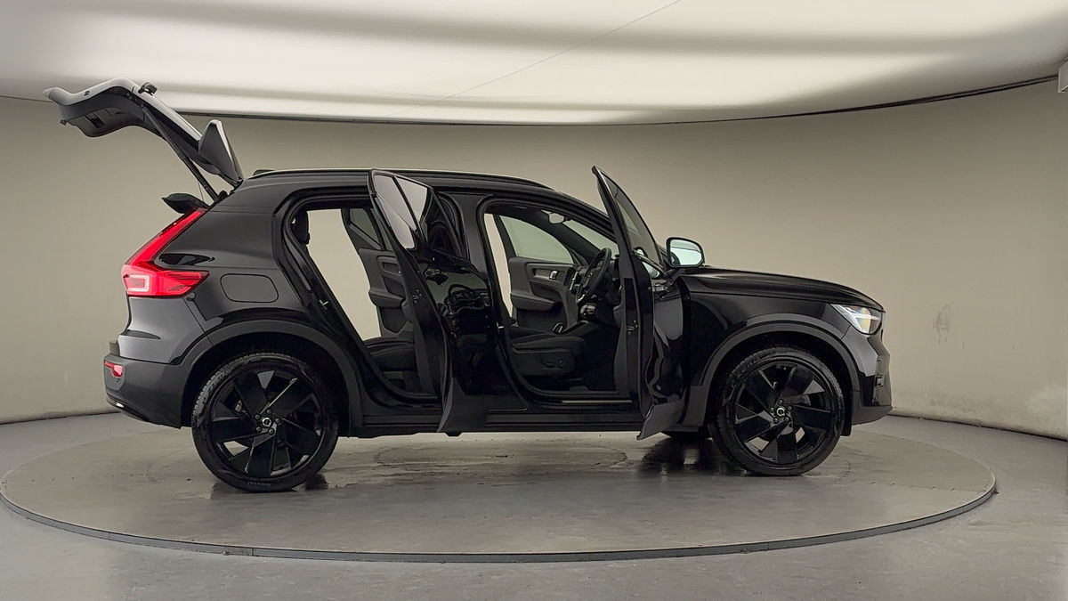 More views of Volvo XC40