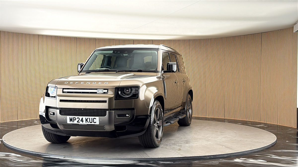 More views of Land Rover Defender 110