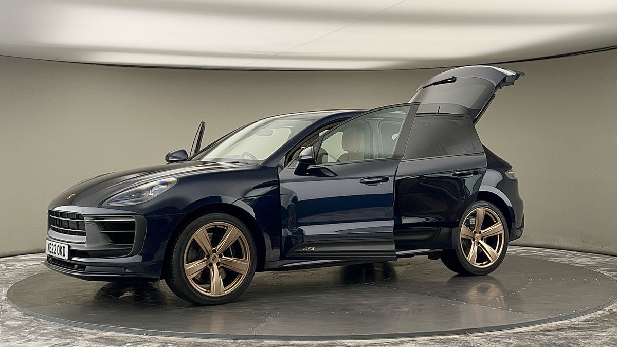 More views of Porsche Macan