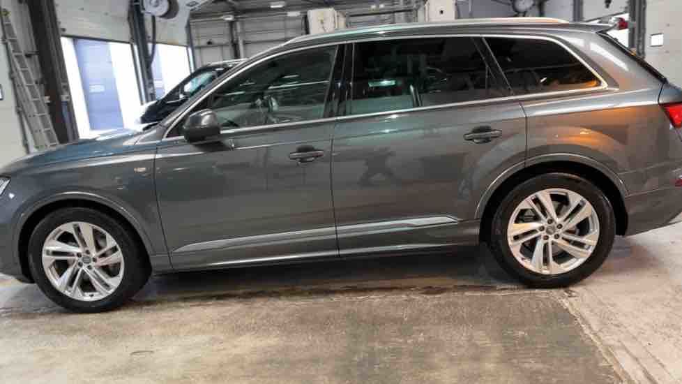 More views of Audi Q7
