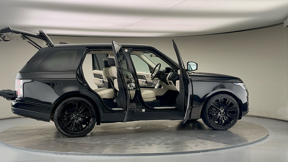 More views of Land Rover Range Rover