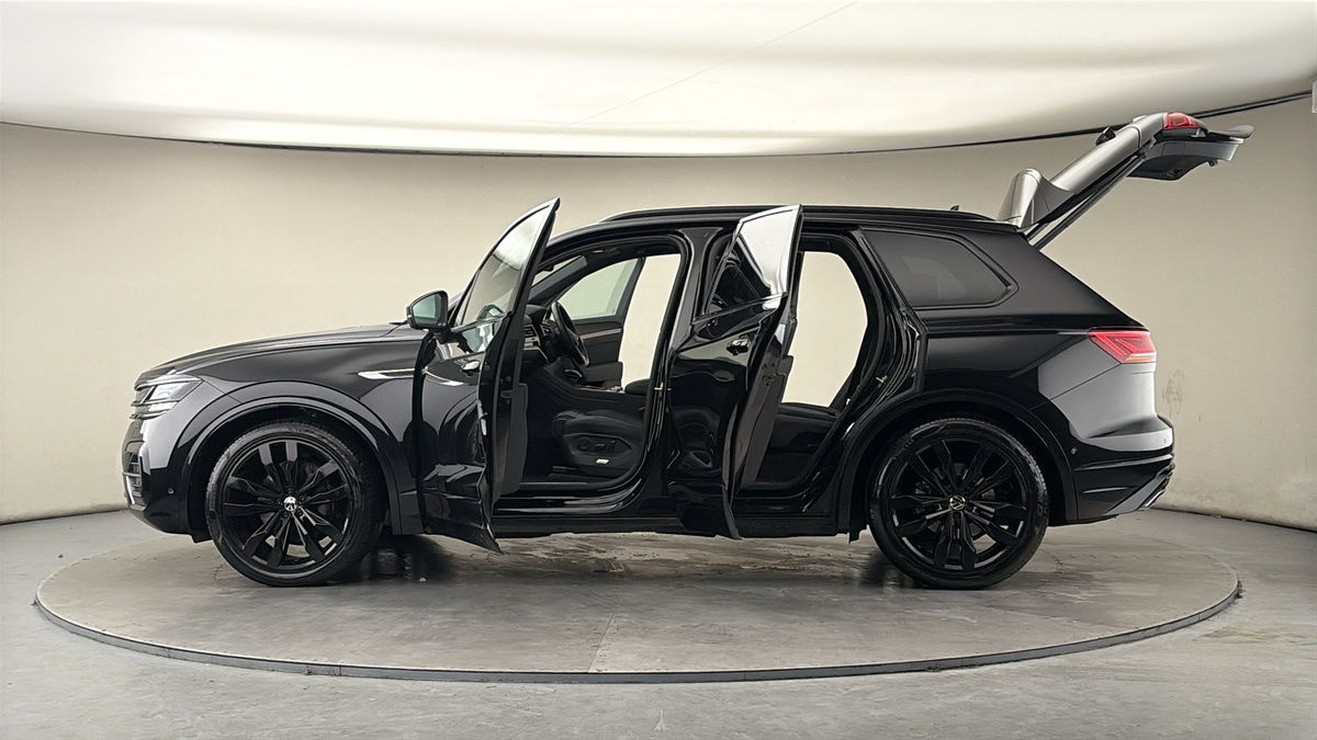 More views of Volkswagen Touareg