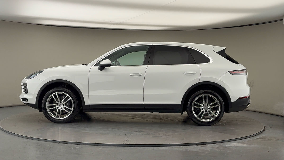 Porsche Cayenne Image 15