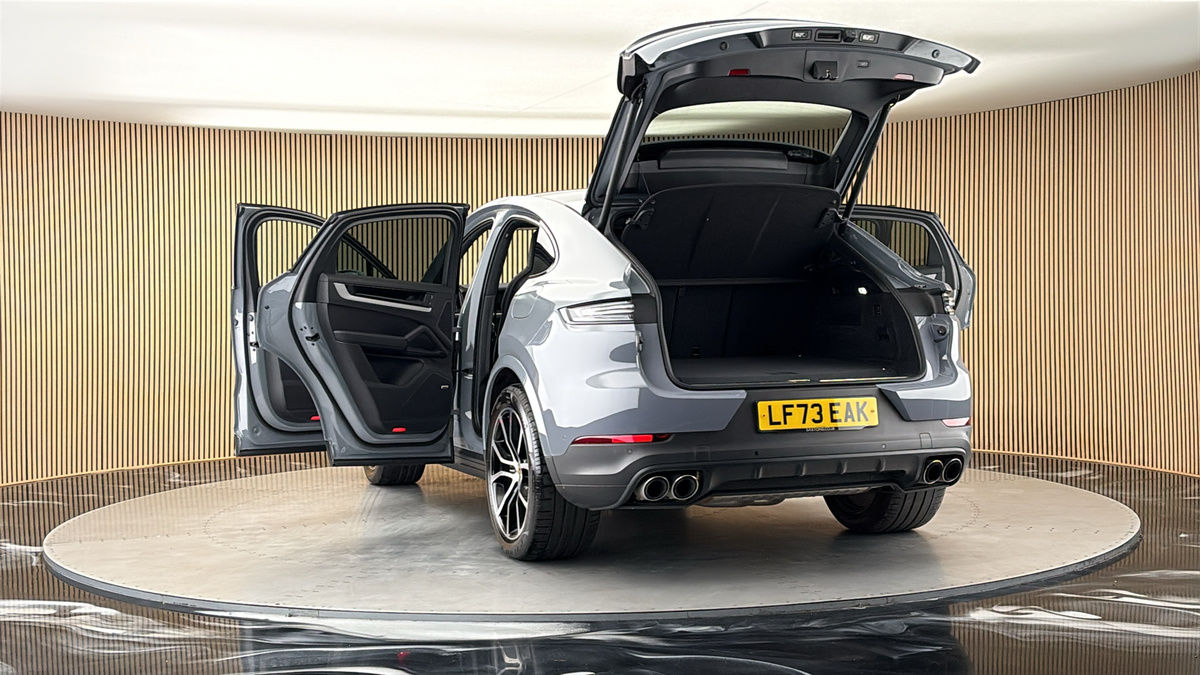 More views of Porsche Cayenne