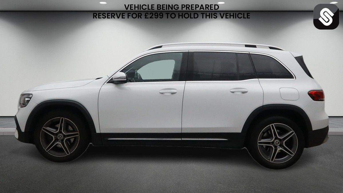Mercedes-Benz GLB Image 6