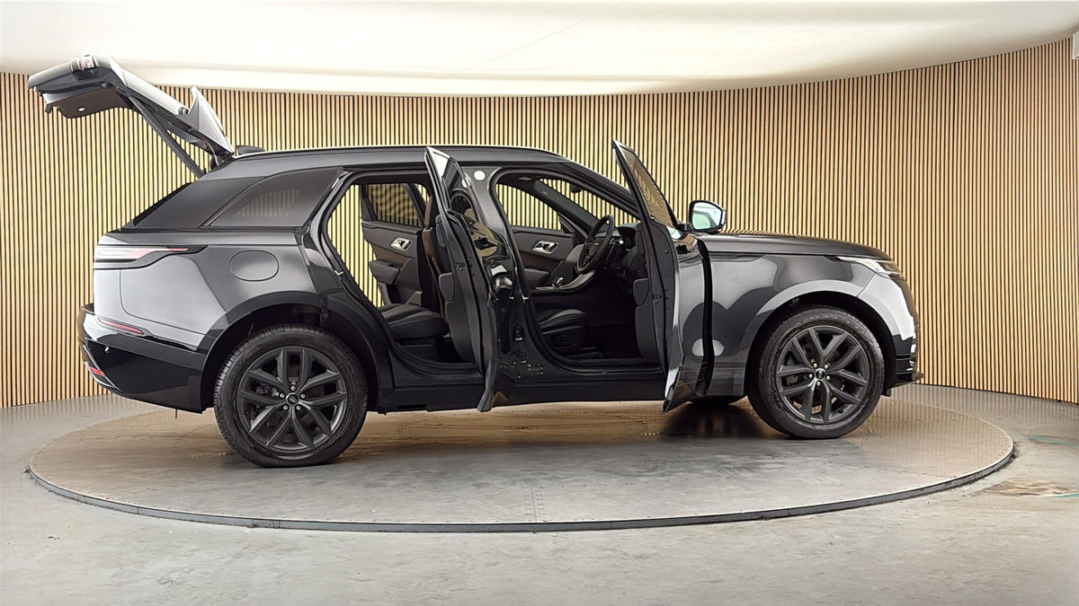 More views of Land Rover Range Rover Velar
