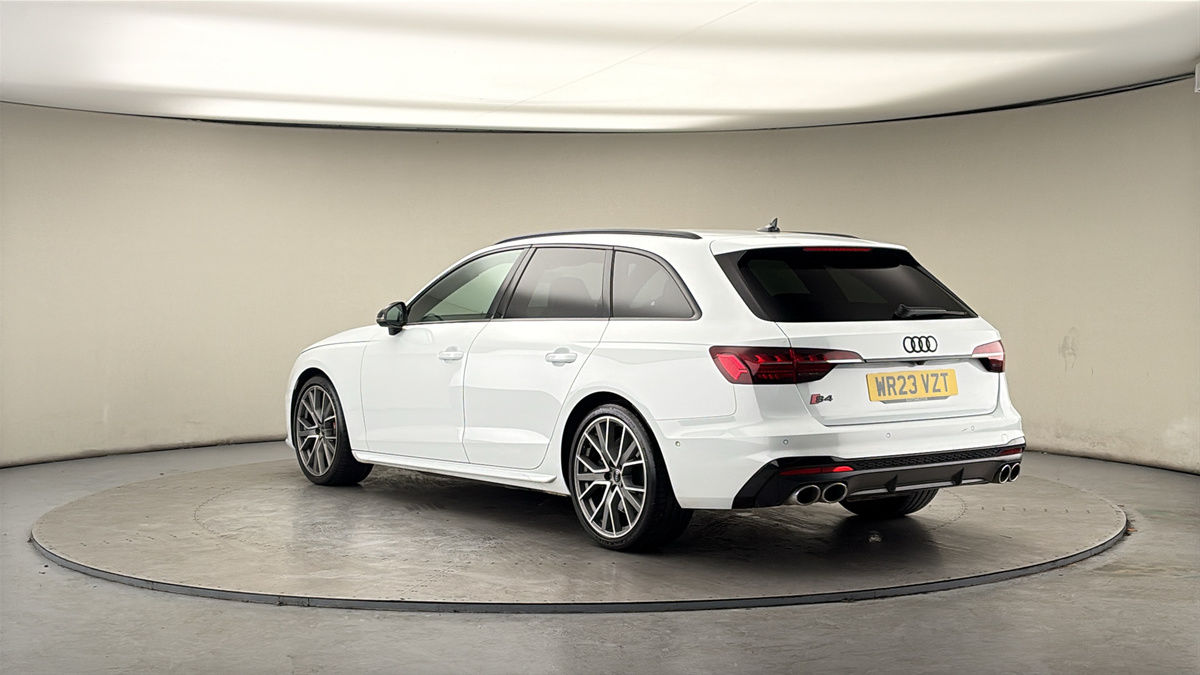 Audi S4 Avant Image 2