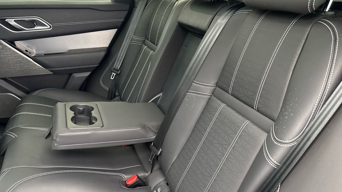 Land Rover Range Rover Velar Image 9