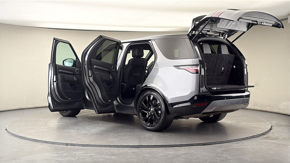 More views of Land Rover Discovery