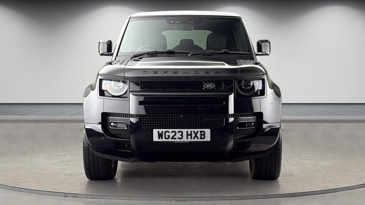 Land Rover Defender 110 Image 3