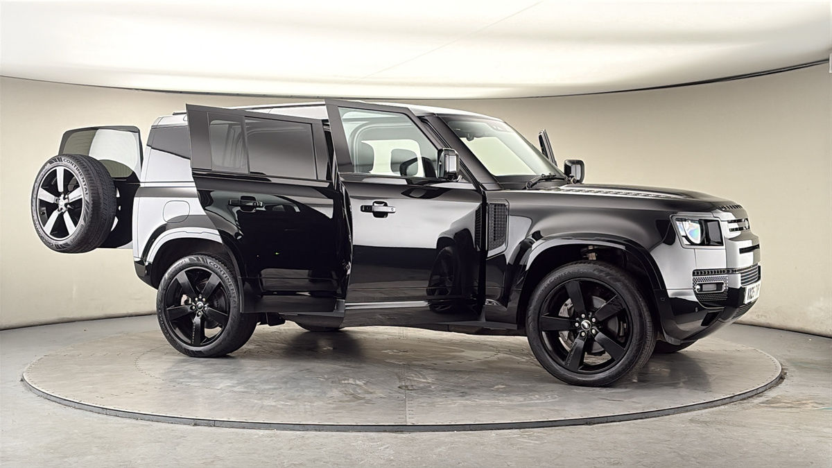 More views of Land Rover Defender 110