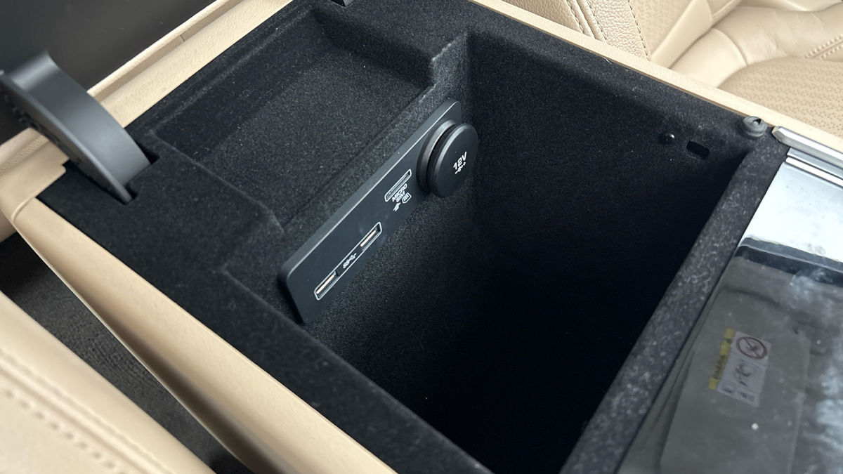Jaguar XF Image 29