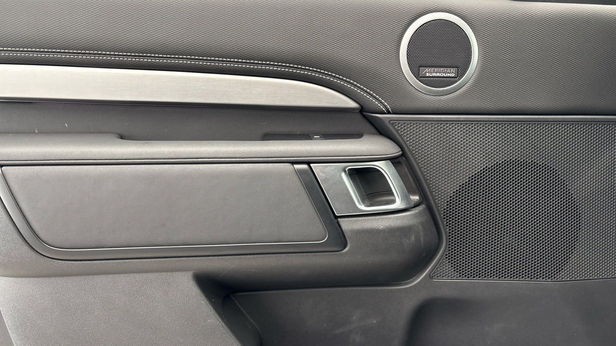 Land Rover Discovery Image 19