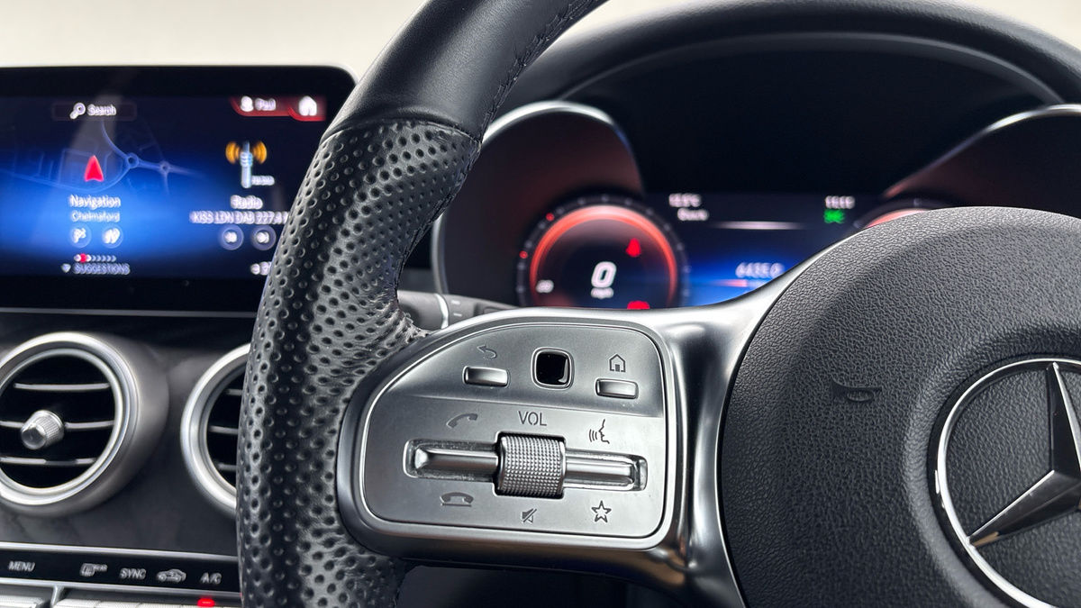 Mercedes-Benz GLC Image 13