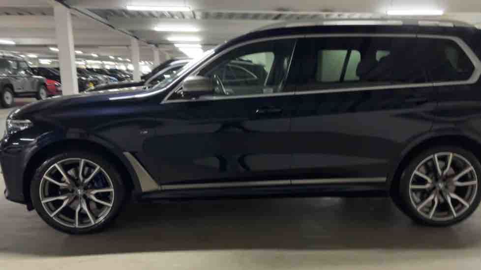 More views of BMW X7